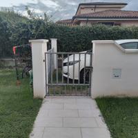 cancello pedonale zincato 