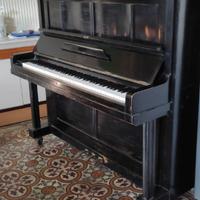 Pianoforte verticale August Förster in legno nero