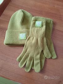 completo guanti e berretto Fracomina 