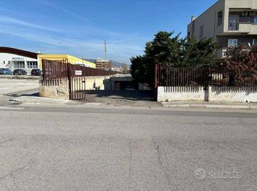 Immobile in asta di 37 m² con box auto doppio a Ma
