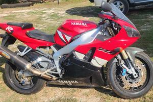 Yamaha R1
