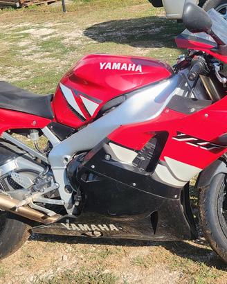 Yamaha R1