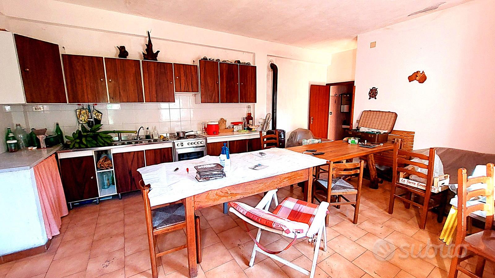 Doppia Unità Immobiliare con giardino di 5000 mq - Vista 5