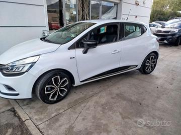 Renault Clio dCi 8V 90 CV 5 porte Moschino Intens