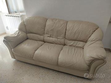 Divano beige in pelle 205x85x85