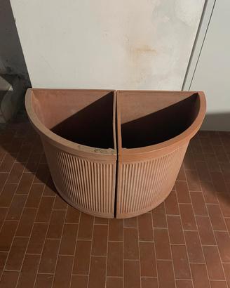 vasi angolari per piante