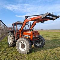 Fiatagri 100/90 con caricatore frontale
