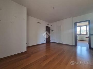 4 LOCALI A SANT'ILARIO D'ENZA