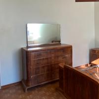 Cassettiera Art Déco con facciata in mogano