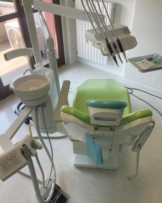 Studio dentistico con 2 postazioni