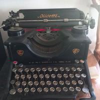 Macchina da scrivere d'epoca "Olivetti Ivrea M 40"