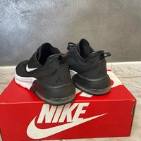 NIKE AIR MAX MOTION 2