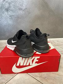 NIKE AIR MAX MOTION 2