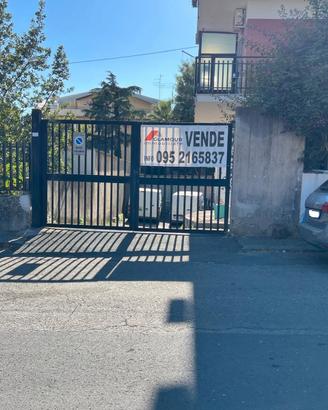 Deposito con uffici - Sant'Agata li Battiati
