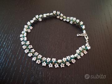 Collanina girocollo choker con perline in vetro