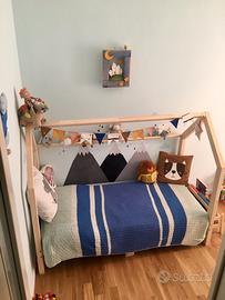 Lettino bimbo/a struttura con forma di casetta