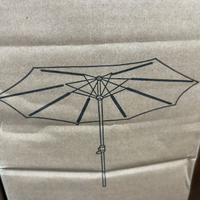 Ombrello da giardino nuovo