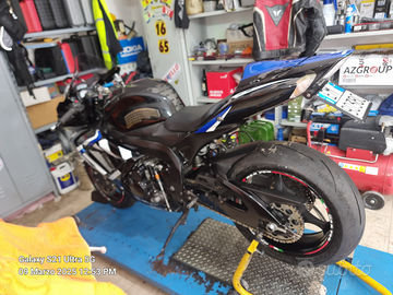 Suzuki 750 gsxr