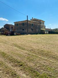 Immobile libero su tre lati 240mq con giardino