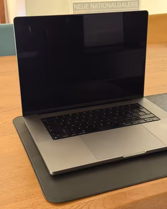 MacBook Pro, 16”, 2021, M1