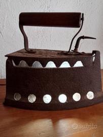 antico ferro da stiro trasformato aib lampada