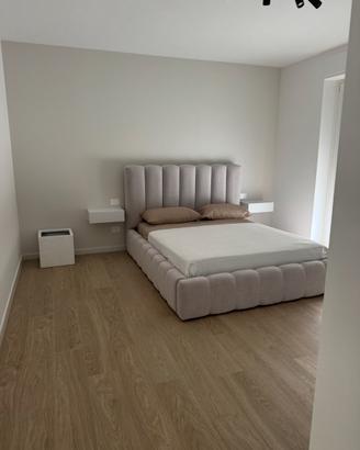 Letto matrimoniale con contenitore