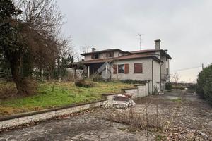 VILLA SINGOLA A SAN GIORGIO BIGARELLO