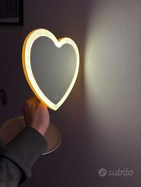 Specchio LED a cuore – makeup e/o decorozioone