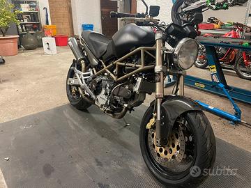 Ducati Monster 900