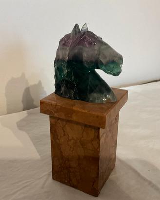 Scultura Testa di Cavallo in fluorite arcobaleno