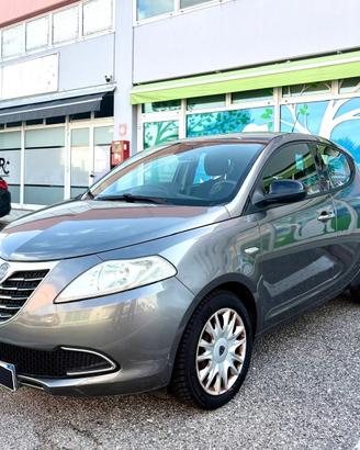 Lancia Ypsilon 1.3 Mjet Neopatentati