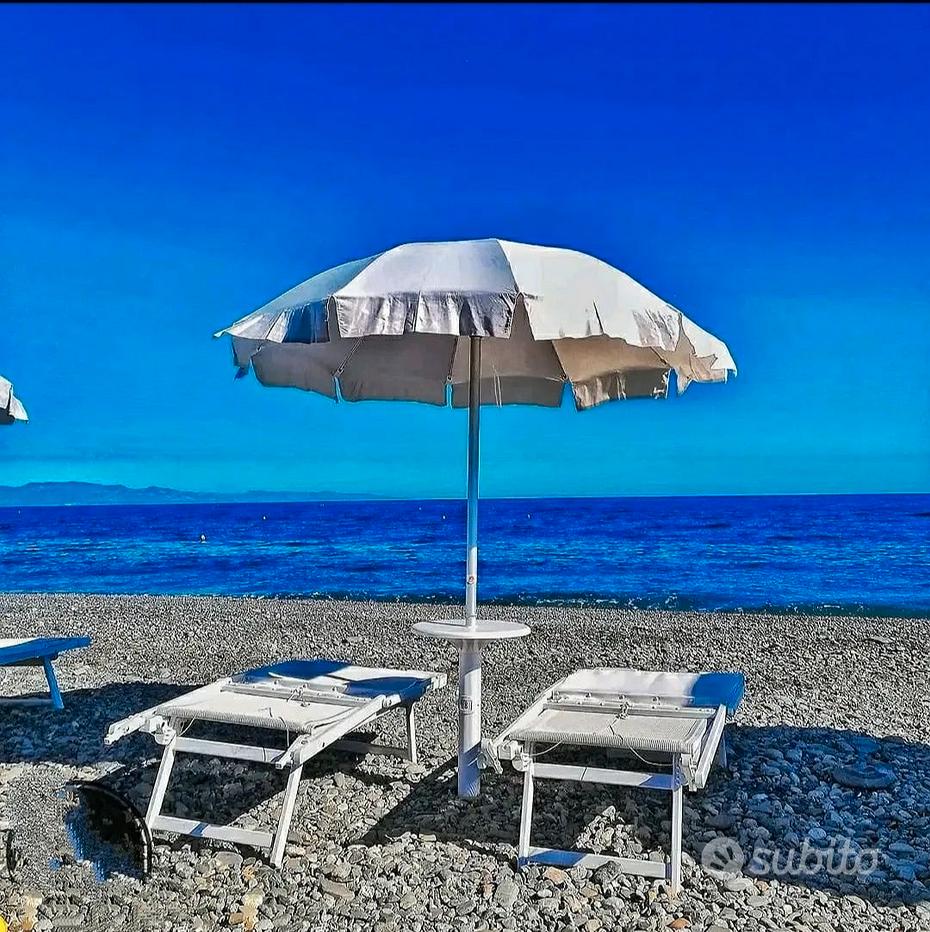 Ombrelloni Spiaggia Con Sdraio Attrezzature Balneari Sdraio Mare