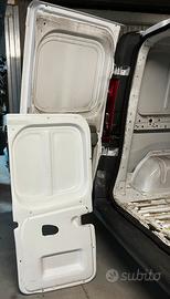 Ricambi opel vivaro 2011 vetroresina interna