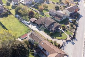 PORZIONE DI BIFAMILIARE A CENTO