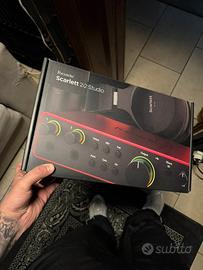 Focusrite Sacrlett 2i2 Sudio