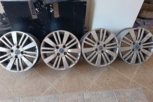 cerchi in lega  più 4 gomme stive 