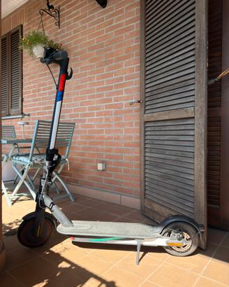 Monopattino elettrico Xiaomi Scooter Pro 2