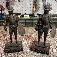 Statuine in armatura