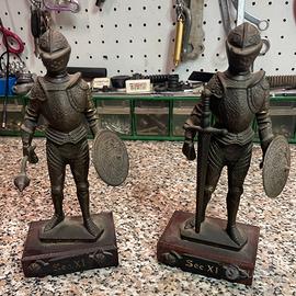 Statuine in armatura