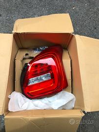 Suzuki swift luce posteriore dx