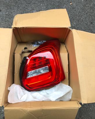 Suzuki swift luce posteriore dx