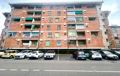 AMPIO TRILOCALE IN ZONA BEN SERVITA!