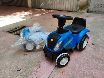 Trattorino New Holland Cavalcabile con Rimorchio