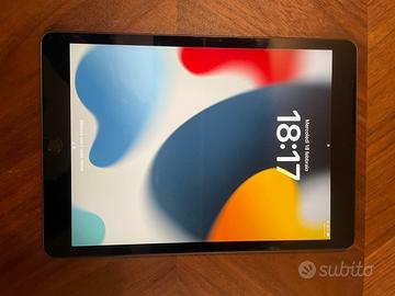 iPad 2021 9° gen. + Tastiera SlimFolio + Custodia
