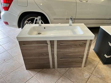 mobile per bagno sospeso