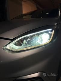 Faro Ford Fiesta MK8 Originale