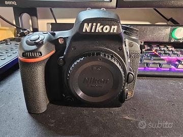 Nikon D750 Body + 2x Batterie + Caricatore Doppio