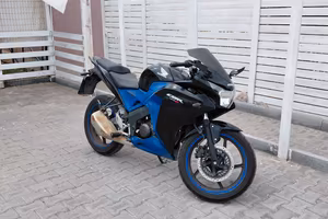 Moto Honda CBR 125r 2011