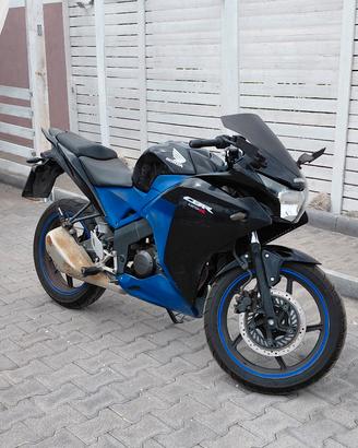 Moto Honda CBR 125r 2011