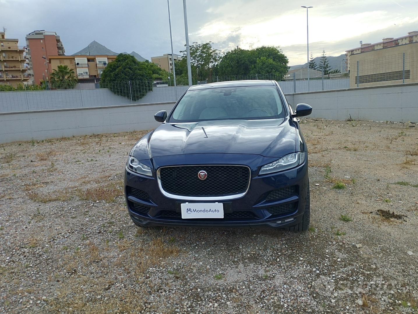 Jaguar F-Pace 2017 photo 2